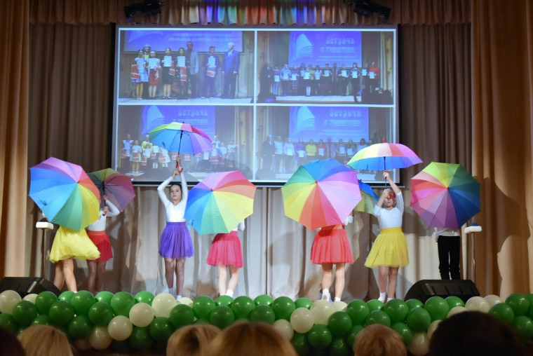 В Новосадовом прошёл VII литературно-музыкальный фестиваль детского творчества «Встреча с талантами».