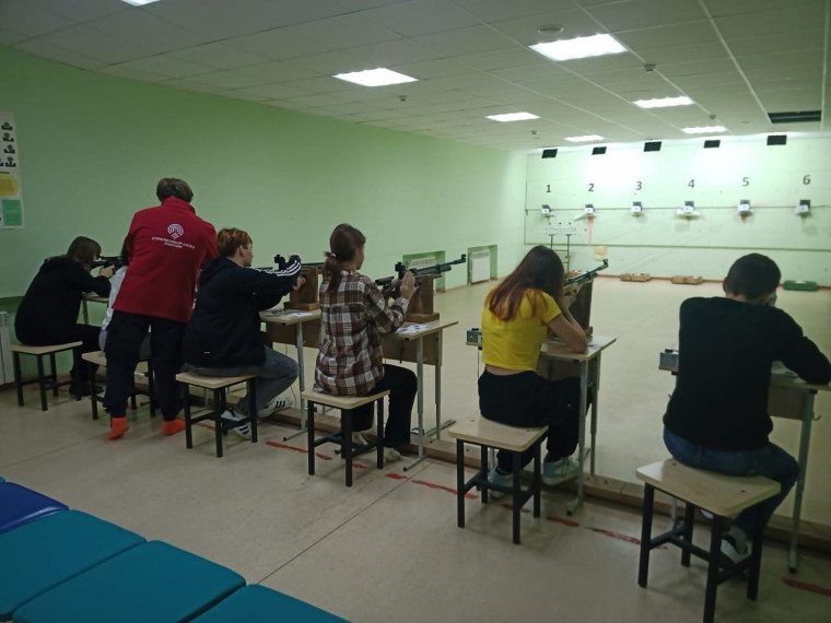 Районные соревнования по пулевой стрельбе из пневматического ружья «Кубок осени 2023» прошли в посёлке Октябрьский.