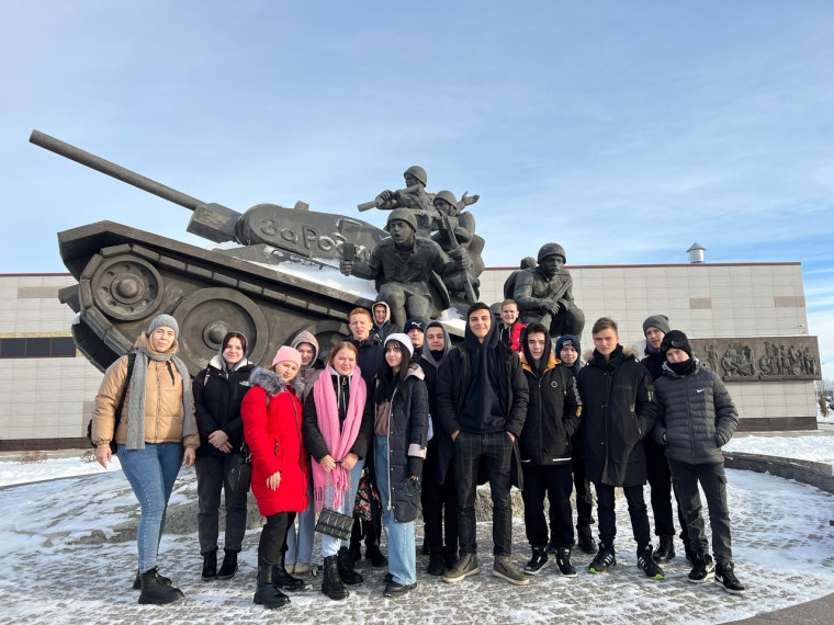 Школьники Белгородского района отправились с экскурсией в Прохоровку.