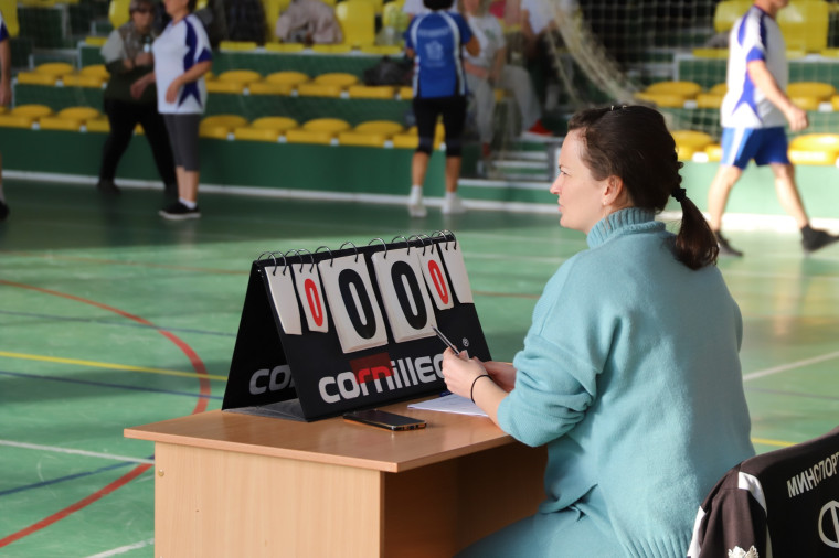 В Бессоновке прошли районные соревнования по волейболу среди ветеранов.
