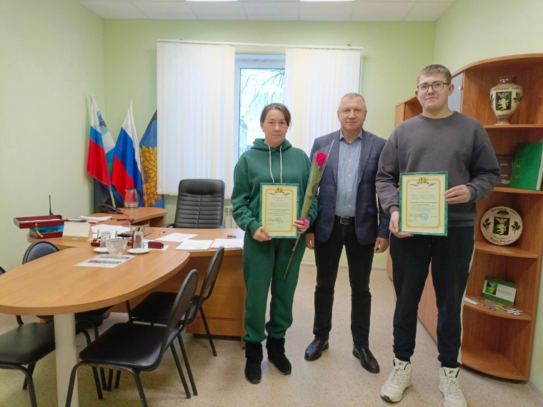 В поселениях Белгородского района чествовали волонтёров.