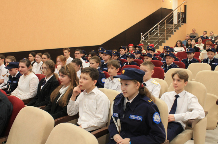 В Северной СОШ №2 состоялось торжественное посвящение кадетских классов в ряды общественного детско-юношеского движения «Юнармия».