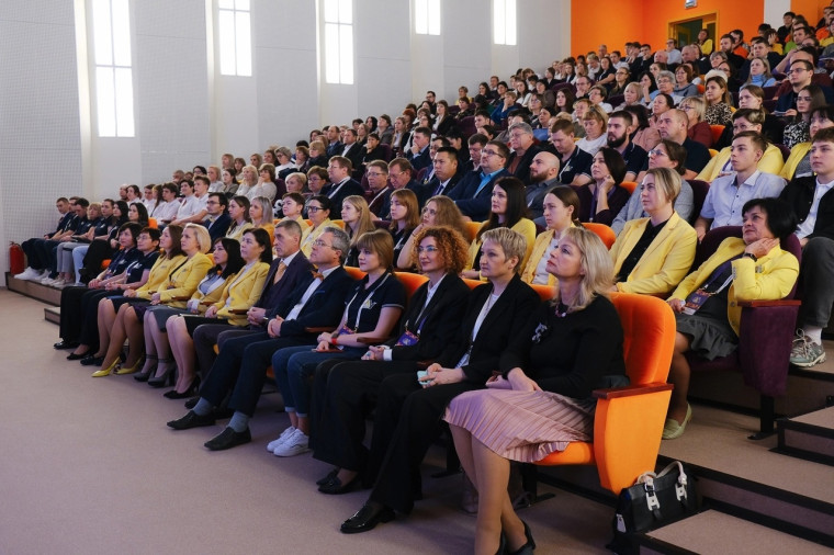 Вчера стартовал Первый Белгородский форум учителей физики «Открытая физическая школа Михаила Ладных».