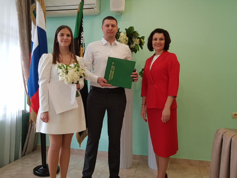 В эту субботу в Белгородском районе поженились 17 влюблённых пар.