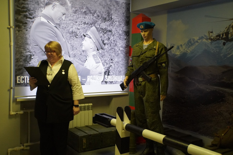 В ноябре в Октябрьской СОШ открыли Зал мужества Героя России Юрия Чумака.
