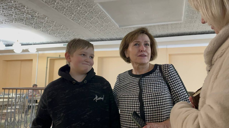 Глава администрации Белгородского района Анна Куташова выехала к нашим школьникам, которые находятся в детском лагере Нижегородской области.