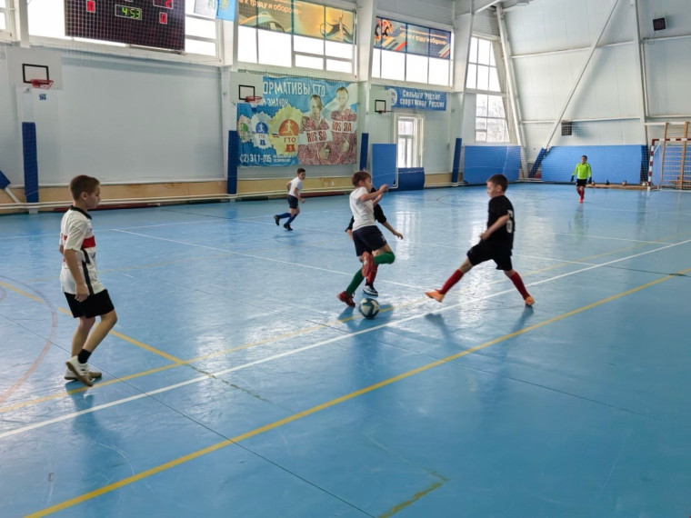 Юные спортсмены Белгородского района показали достойные результаты на зональном этапе областных соревнований по мини-футболу.