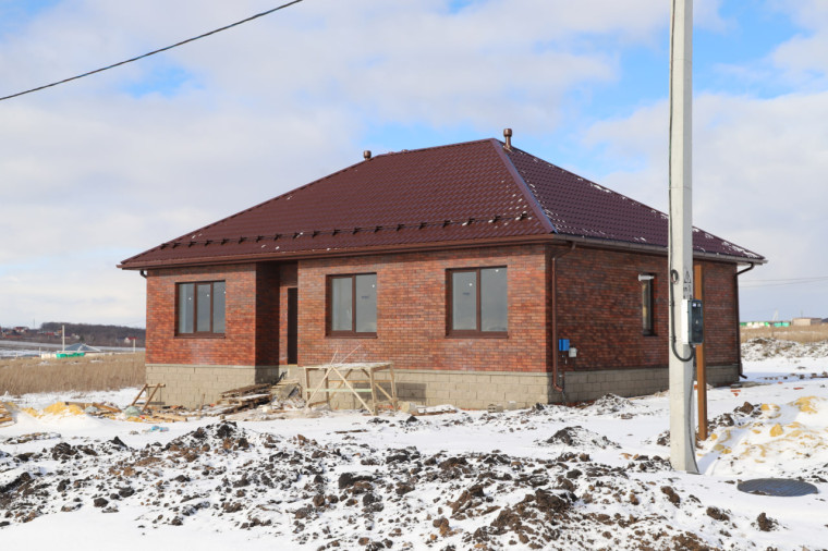 Глава администрации Белгородского района проверила ход строительства домов для жителей, отселённых в связи с введением режима ЧС.
