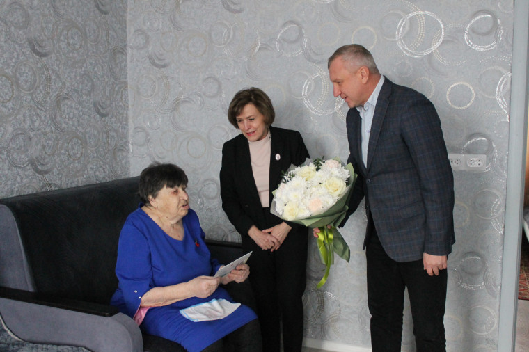 Сегодня Александра Николаевна Пономарёва из села Хохлово отмечает 90 лет.