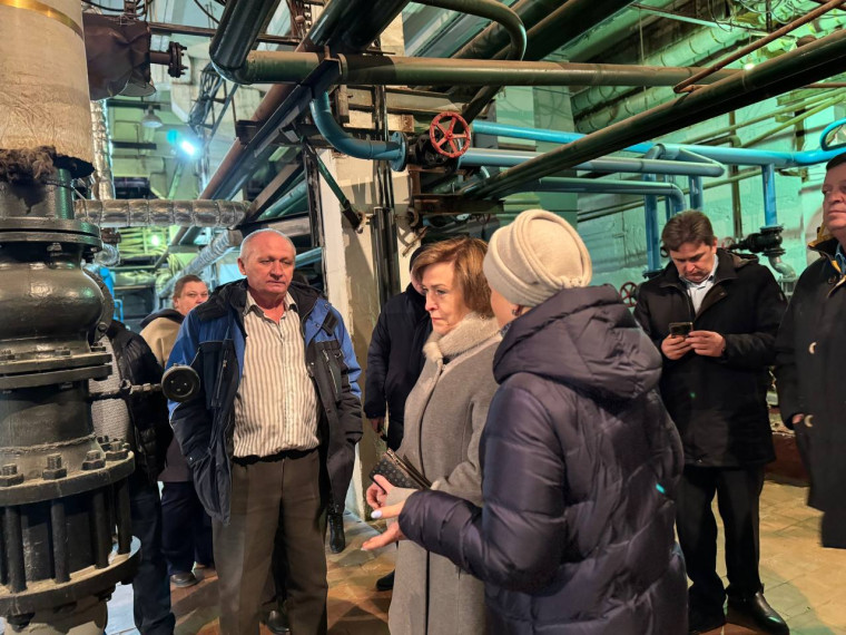 В посёлке Октябрьский прошла встреча главы администрации района с коллективом Дмитротарановского сахарного завода.