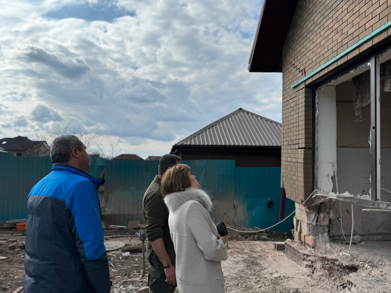 Глава администрации Белгородского района Анна Куташова проверила ход восстановительных работ в Беловском, Дубовском поселениях и посёлке Разумное.
