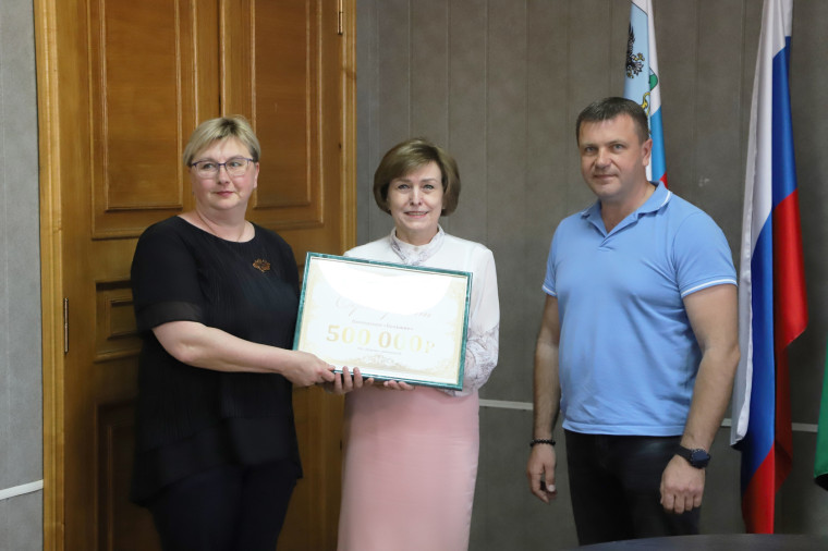 В Белгородском районе наградили победителей конкурса общественно значимых проектов ТОС «Территория инициатив».