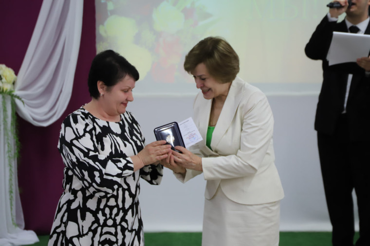 Лучшим работникам сферы культуры Белгородского района вручили заслуженные награды.
