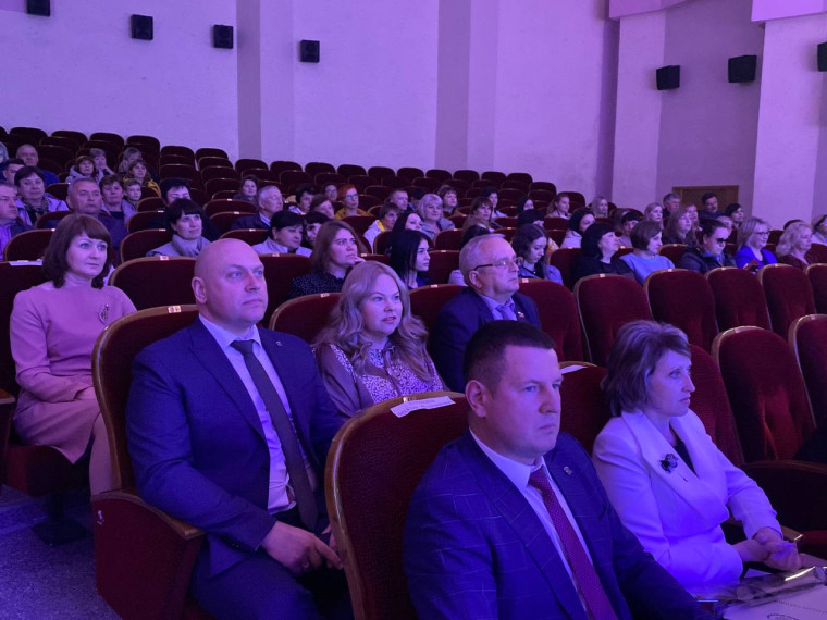 Ассоциация наградила работников ОМСУ Ракитянского района в рамках Дня местного самоуправления.