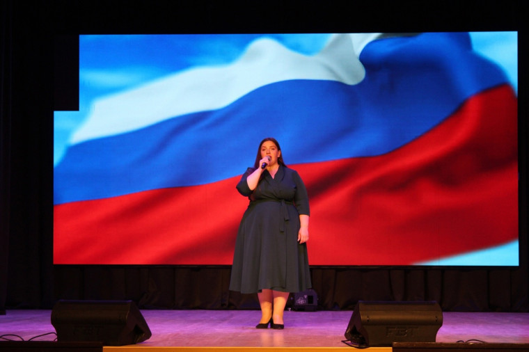 Творческие коллективы Белгородского района порадовали ракитянцев своей концертной программой.